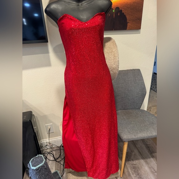 Jessica Rabbit Costume. - Picture 8 of 10